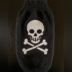 Skull dog sweater!